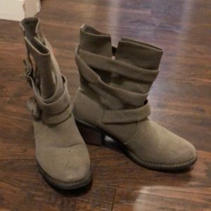 Cathy Jean boots size 8